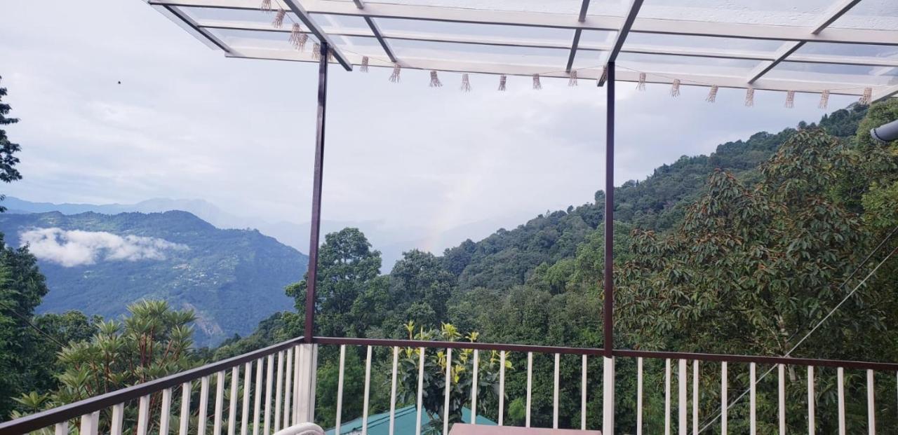 The Nettle And Fern Farmstay Pelling Exteriör bild