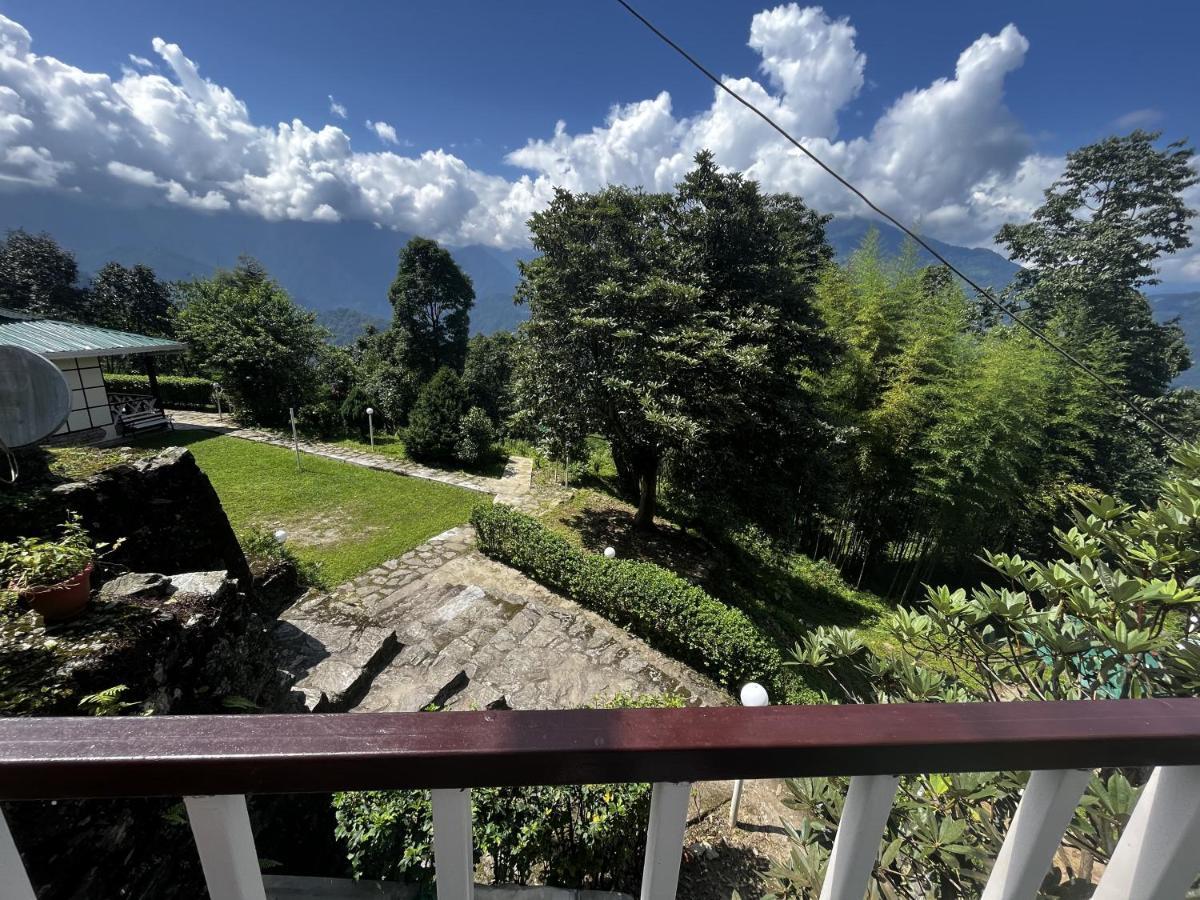 The Nettle And Fern Farmstay Pelling Exteriör bild